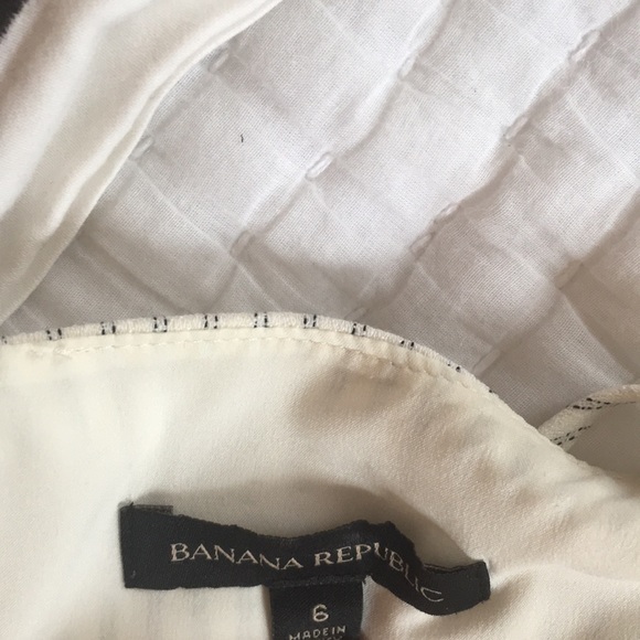 EUC Banana Republic cream/black blouse - Picture 3 of 4